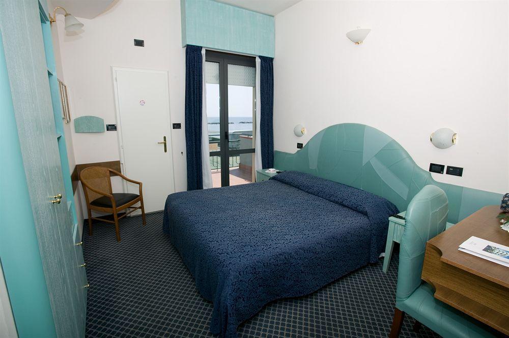 Hotel Strand Bellaria-Igea Marina Buitenkant foto