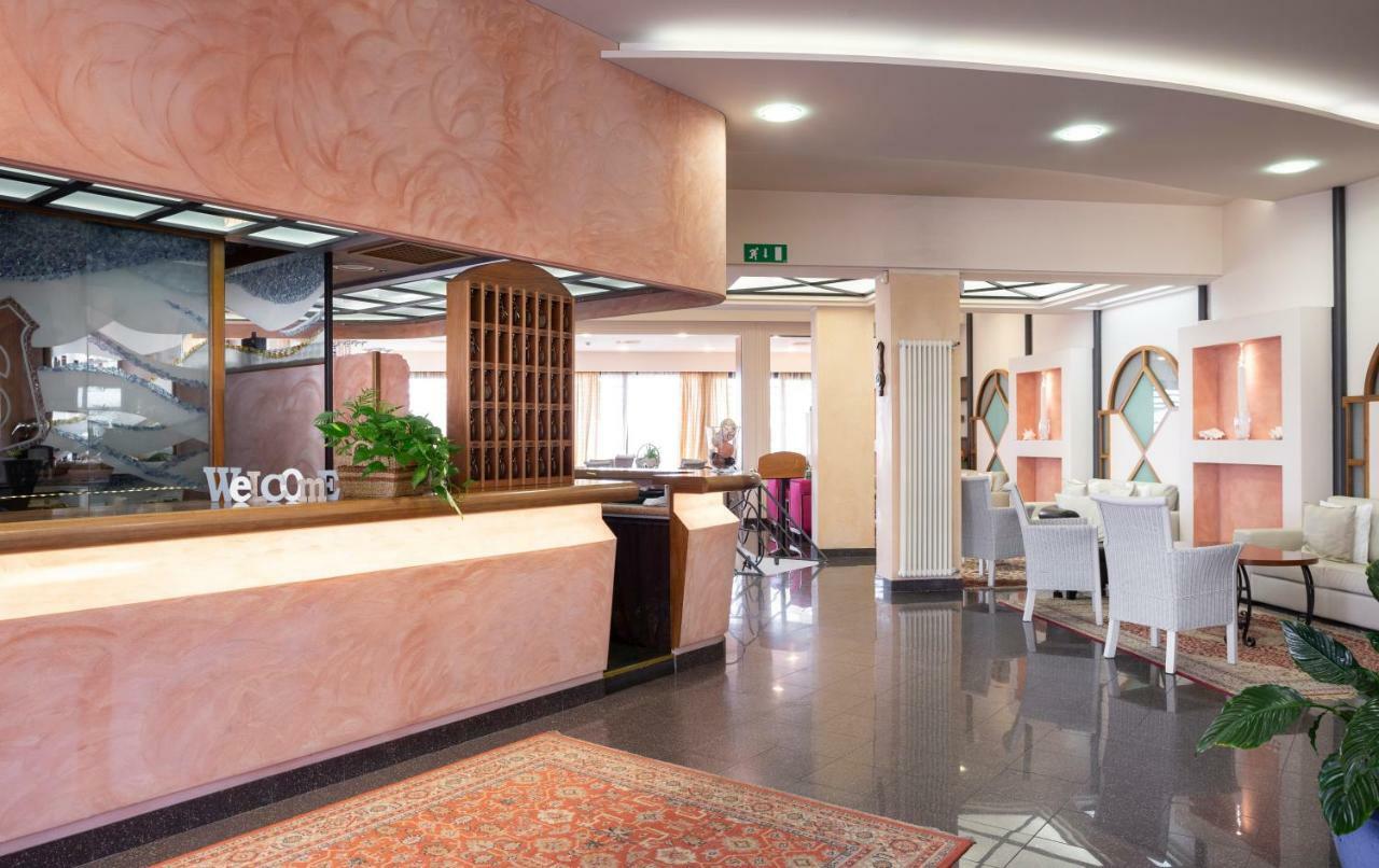 Hotel Strand Bellaria-Igea Marina Buitenkant foto