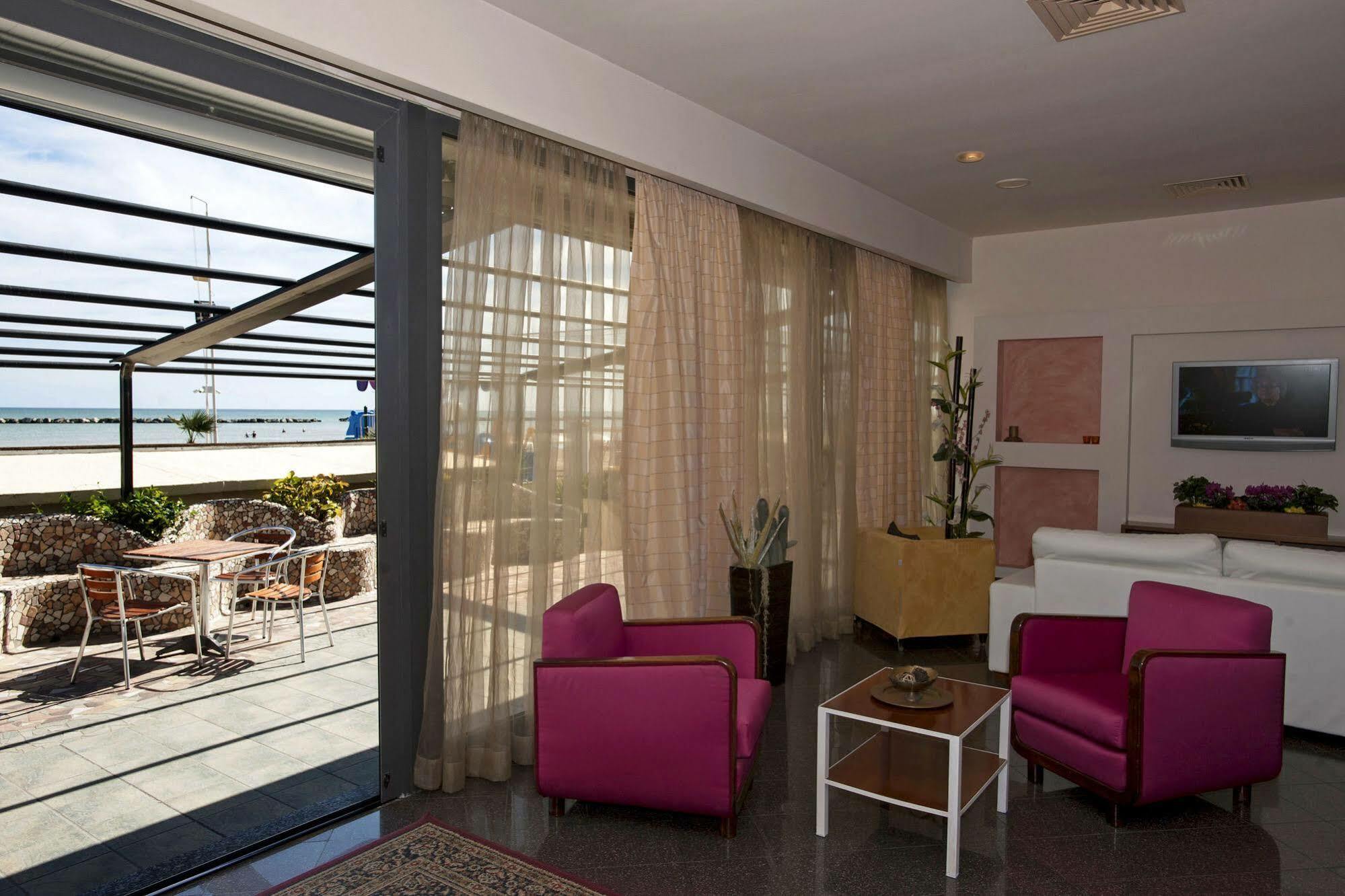 Hotel Strand Bellaria-Igea Marina Buitenkant foto