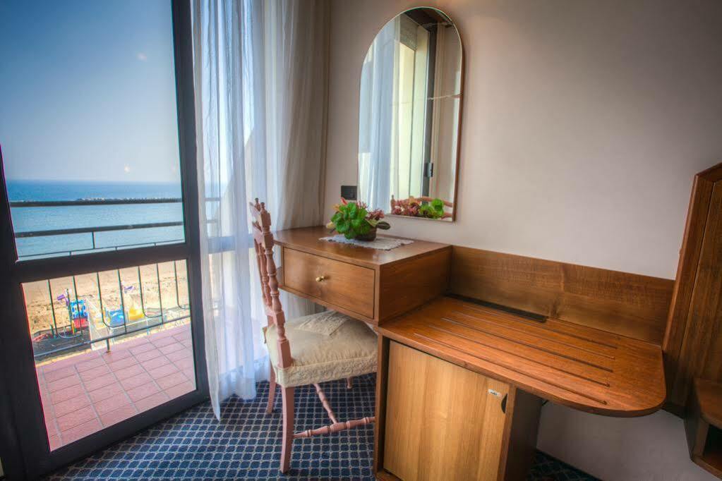 Hotel Strand Bellaria-Igea Marina Buitenkant foto
